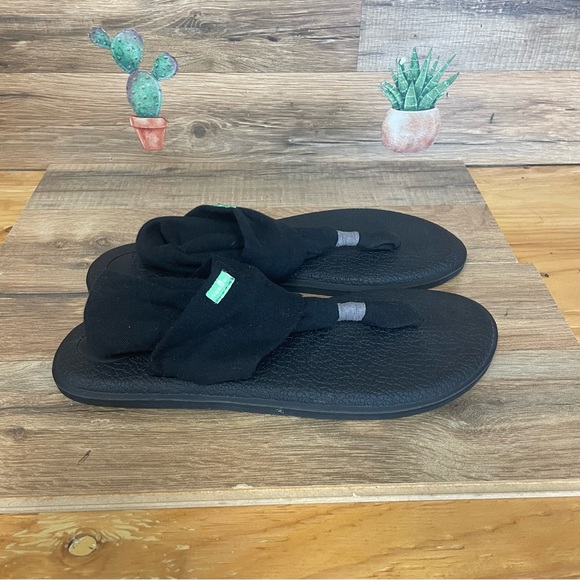 Sanuk Shoes - Sanuk women’s yoga sling sandals black size 11